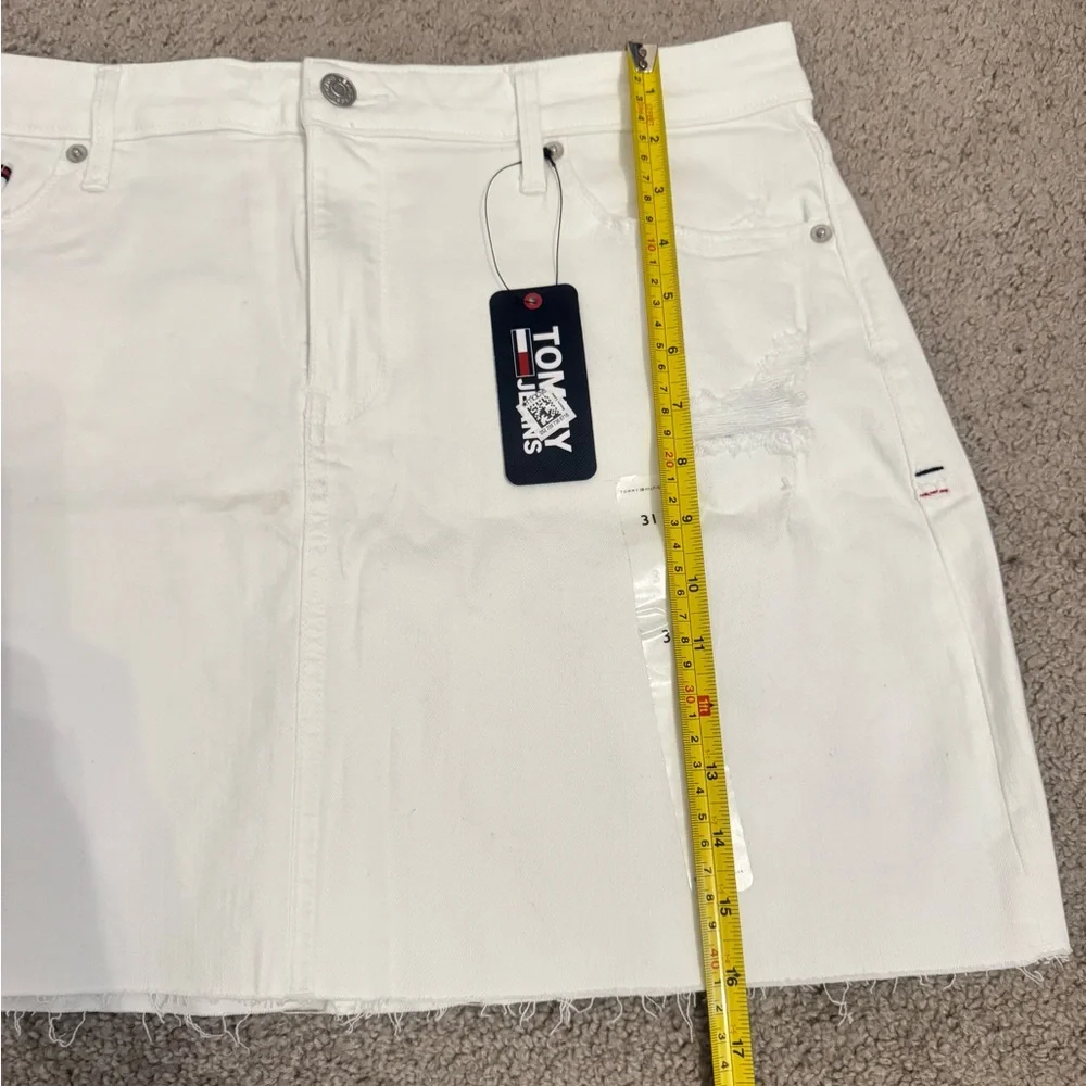 Tommy Jeans Women's White Denim Distressed Logo A-Line Skirt Size 31 - Picture 5 of 8